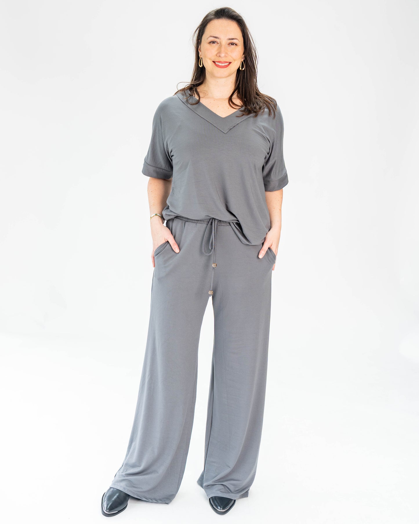CONJUNTO LISO CUELLO V SARA GRIS