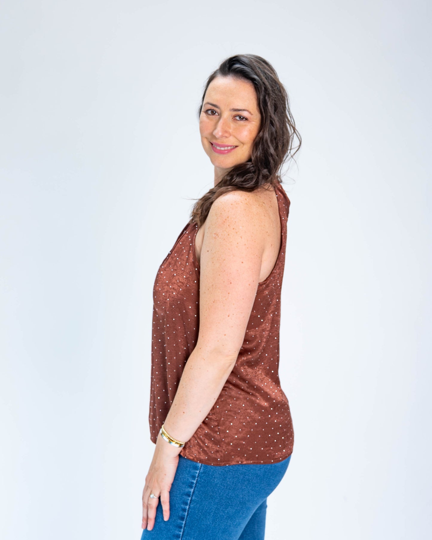 Polera Cuello Halter Brillo Chocolate