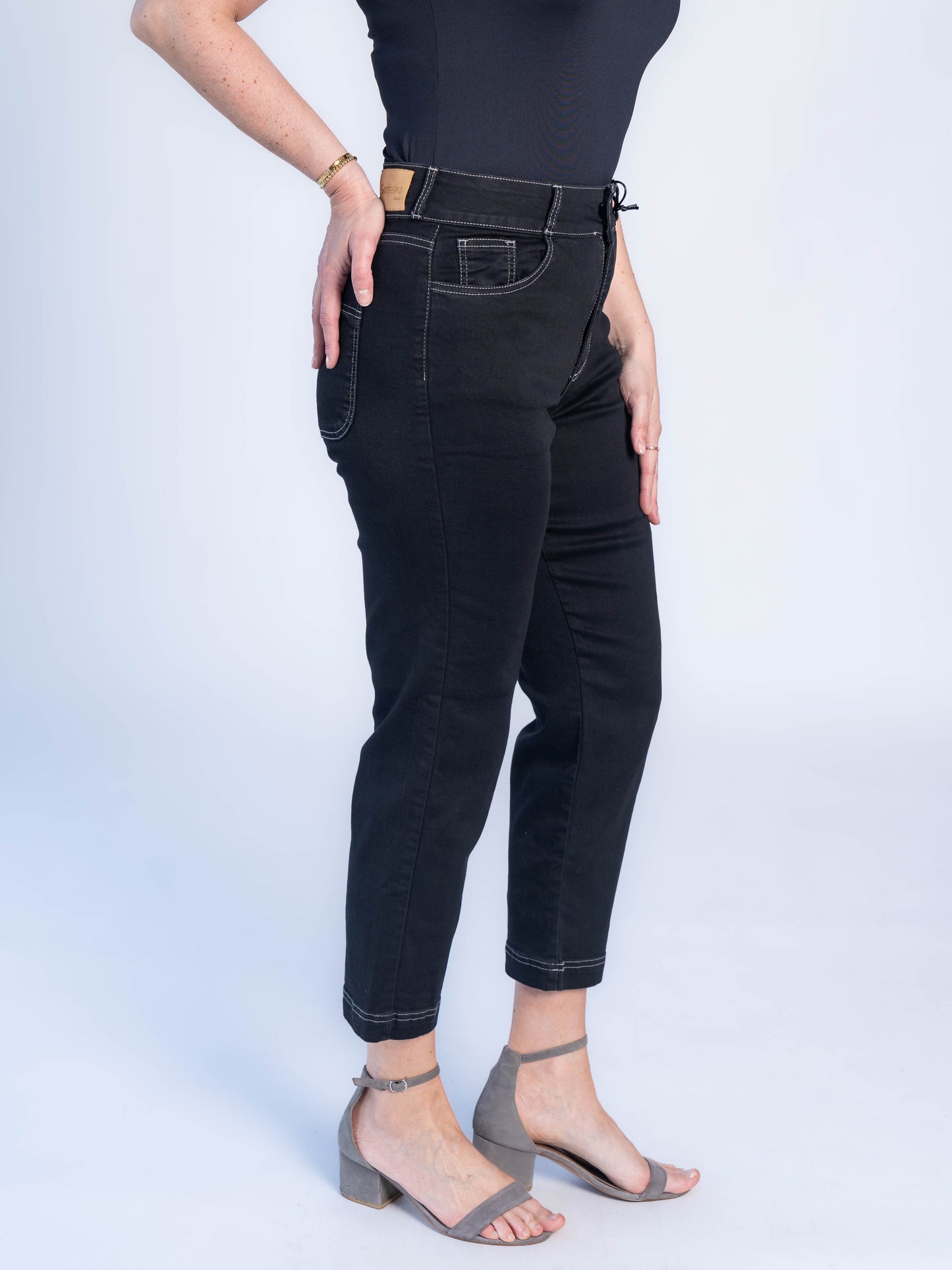JEANS MOM NEGRO