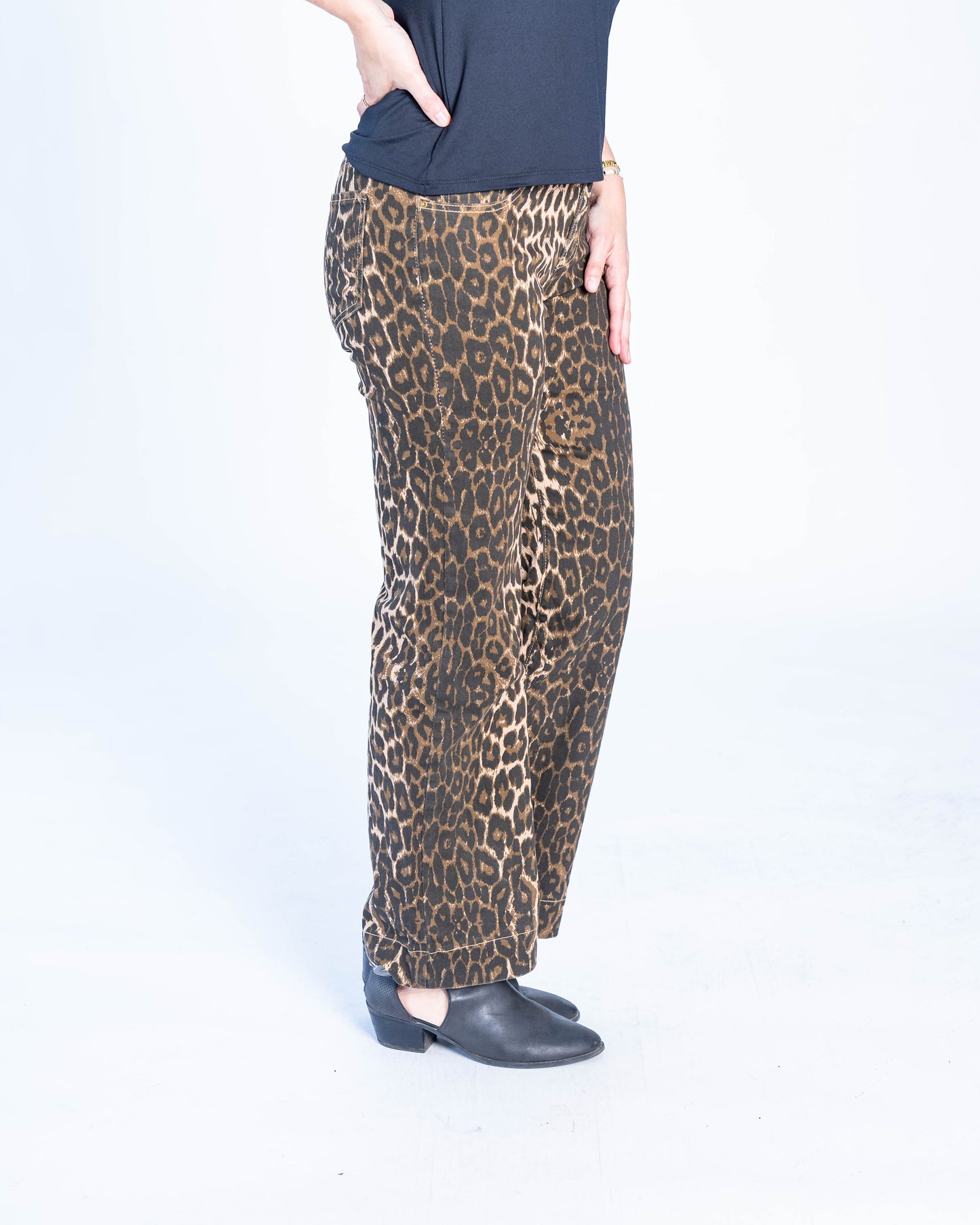 Jeans Cheetah Cafe