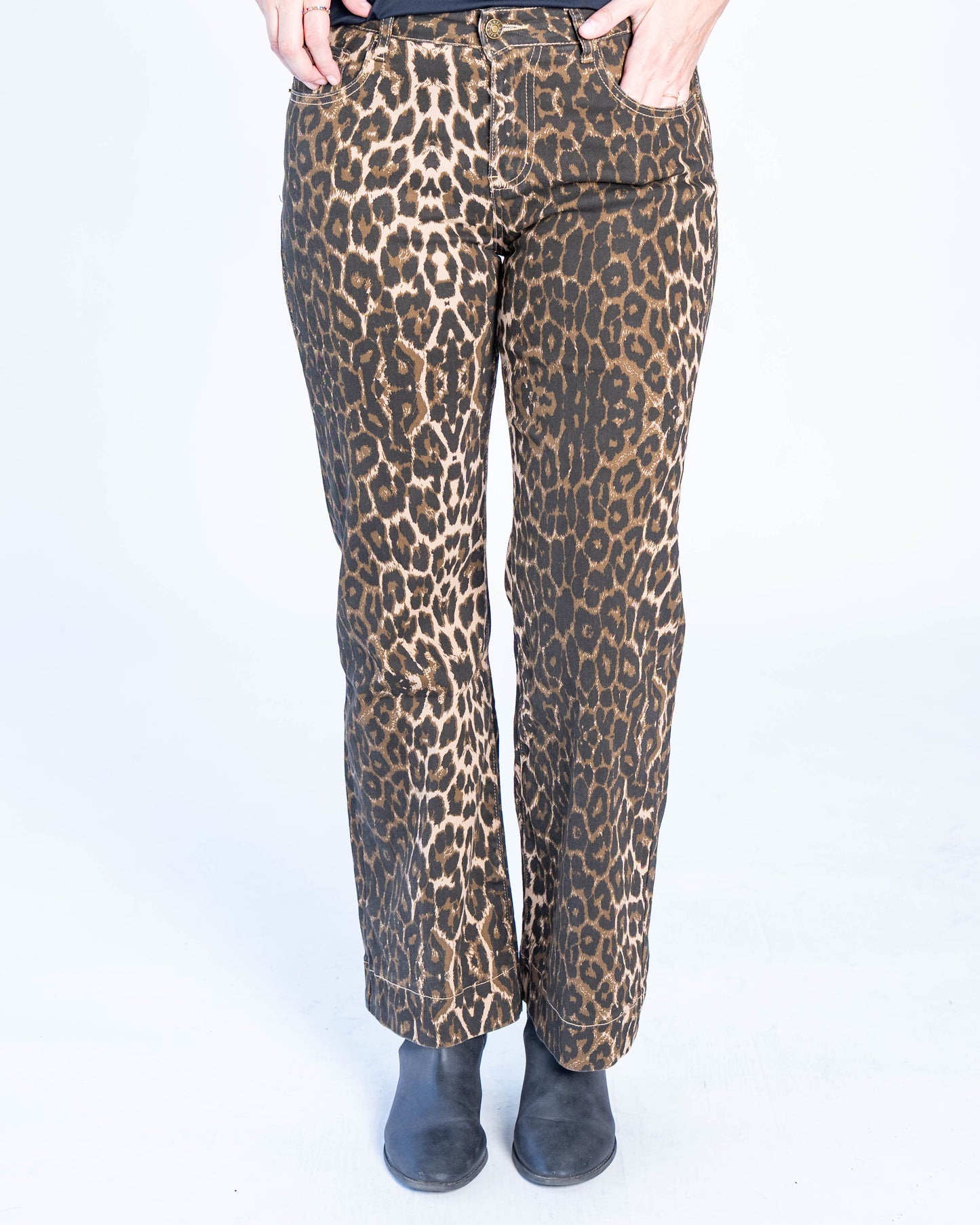 Jeans Cheetah Cafe