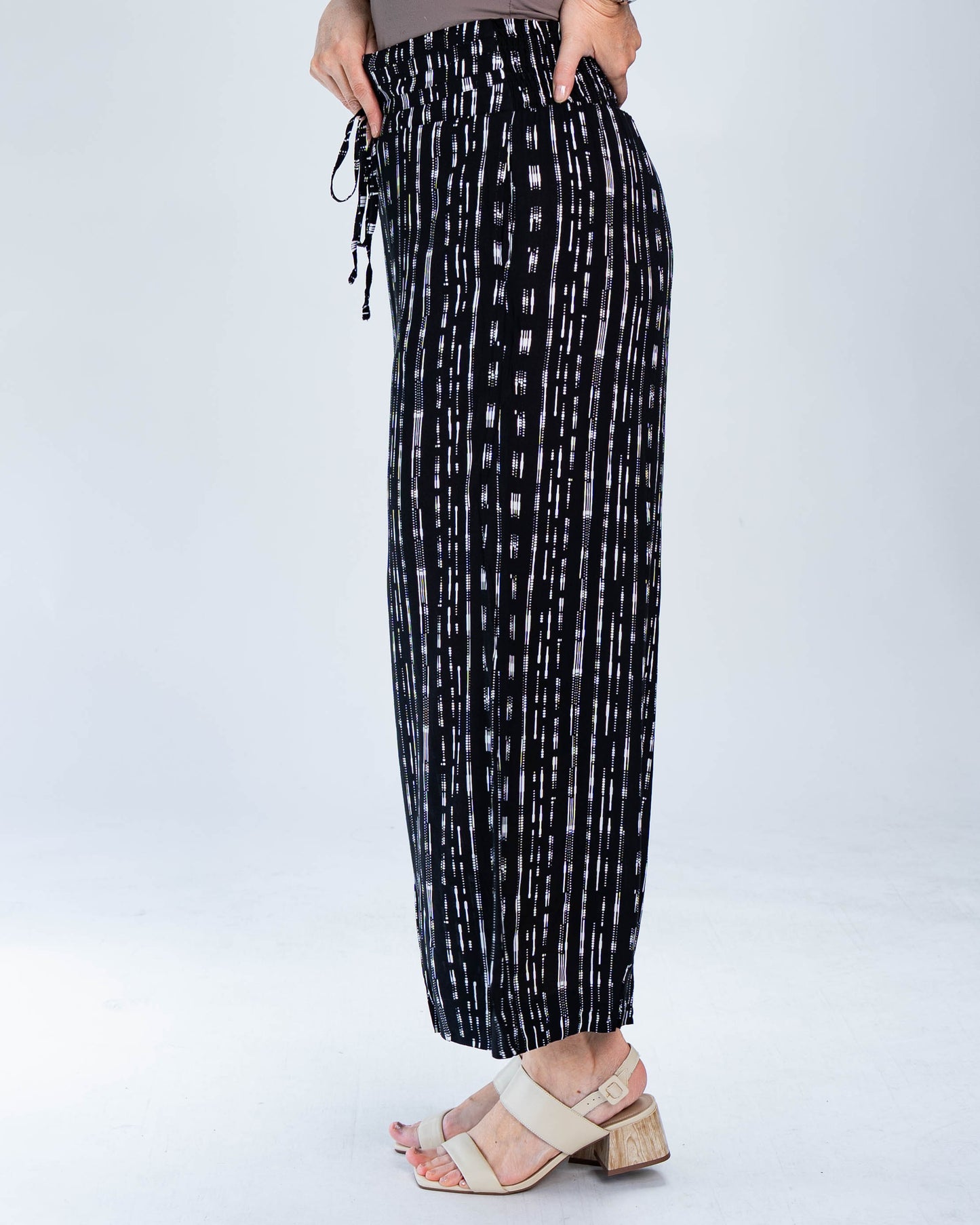 Pantalón Líneas Beli Negro