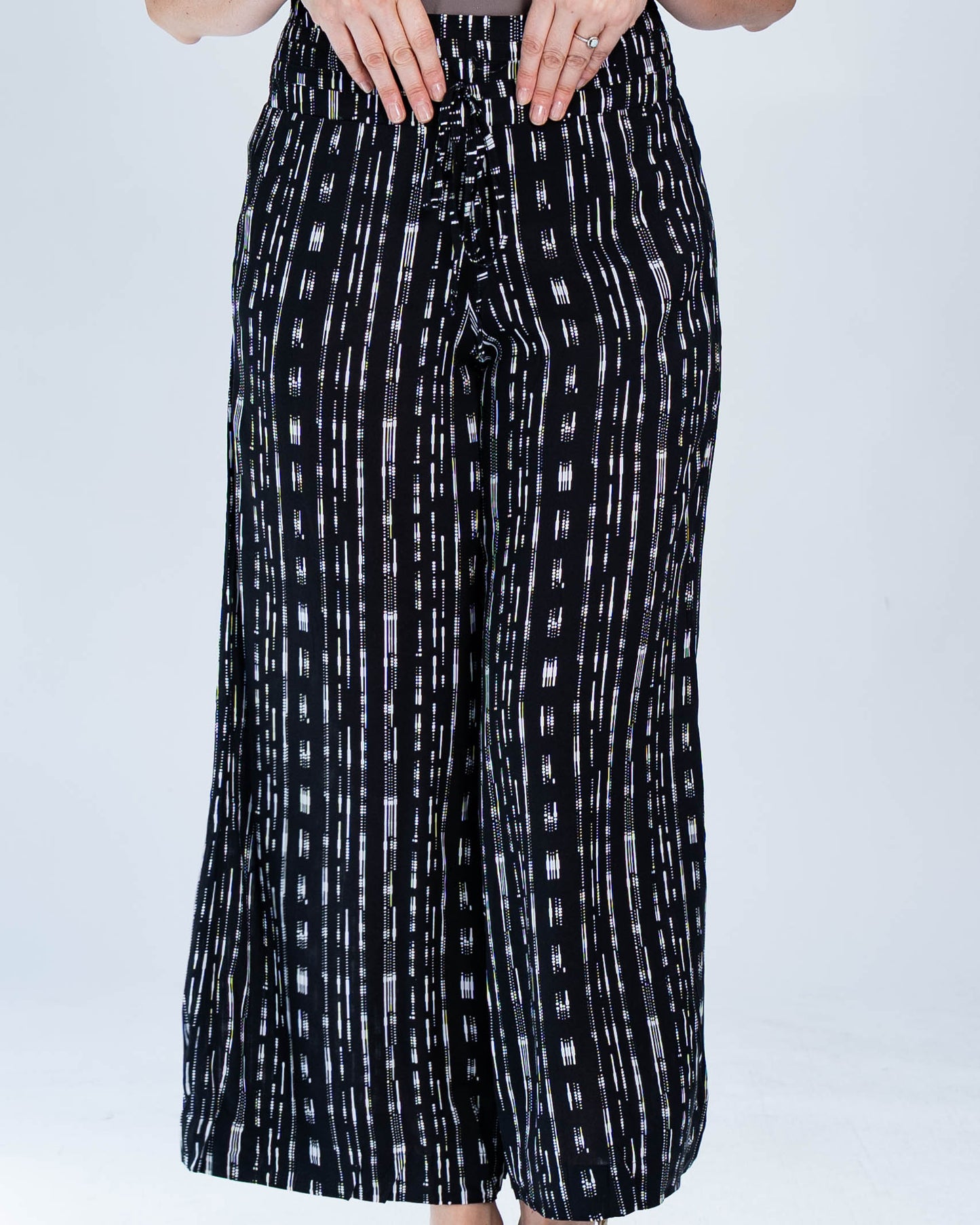 Pantalón Líneas Beli Negro