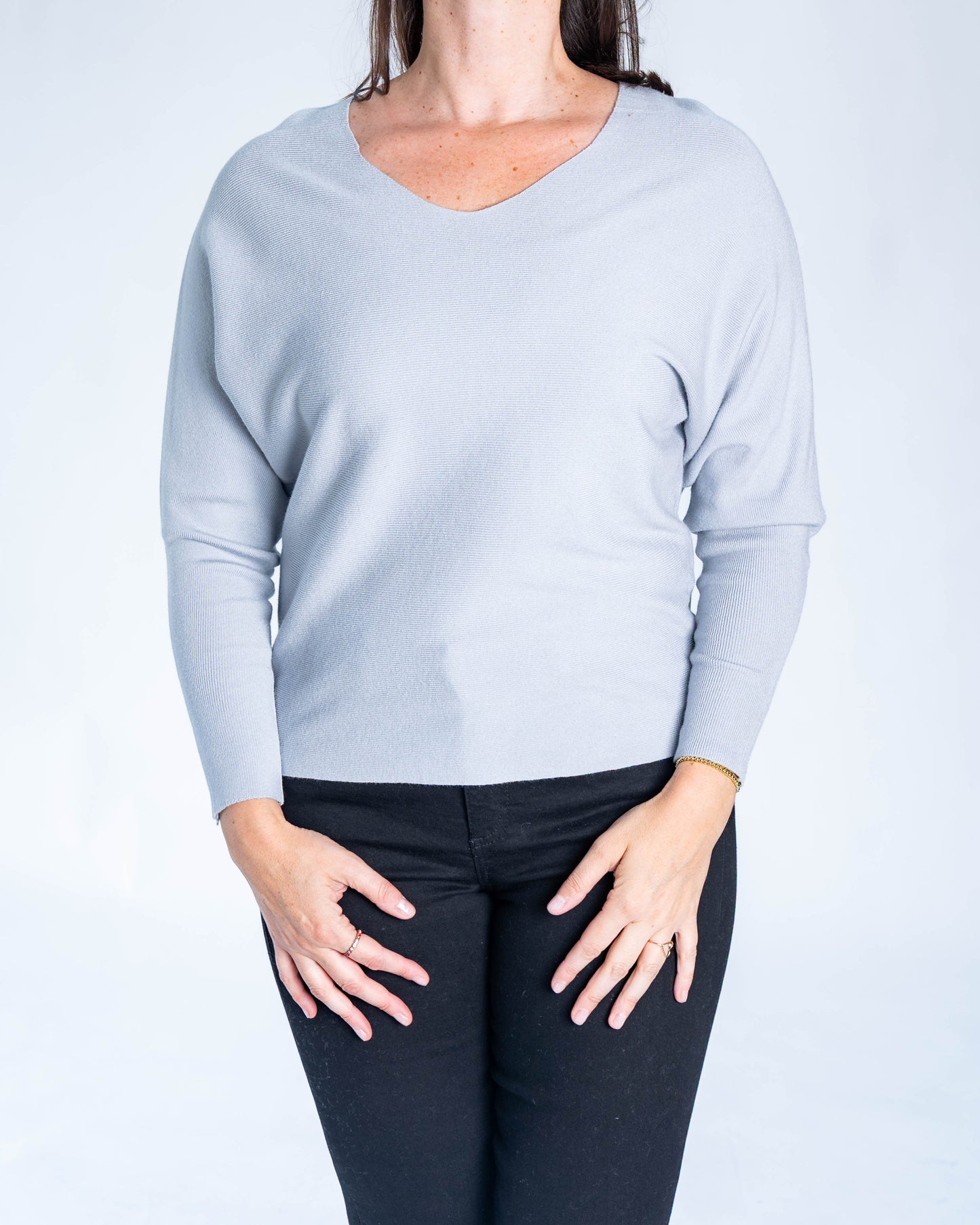 SWEATER CUELLO V NANCY GRIS
