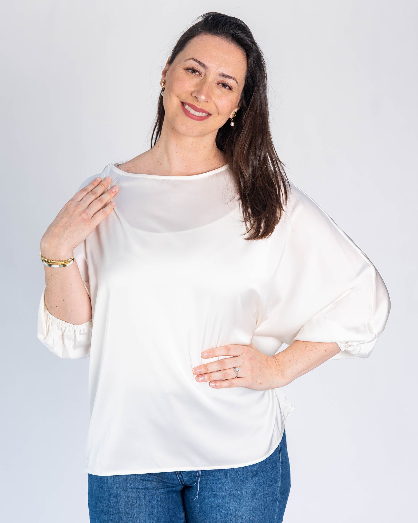 Blusa Magda Satinada Crema