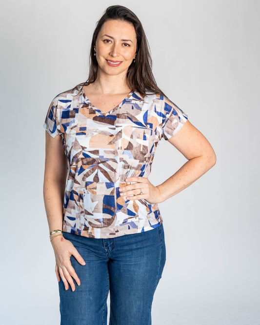 Polera Victoria Hojas Tachas Hombros Azul