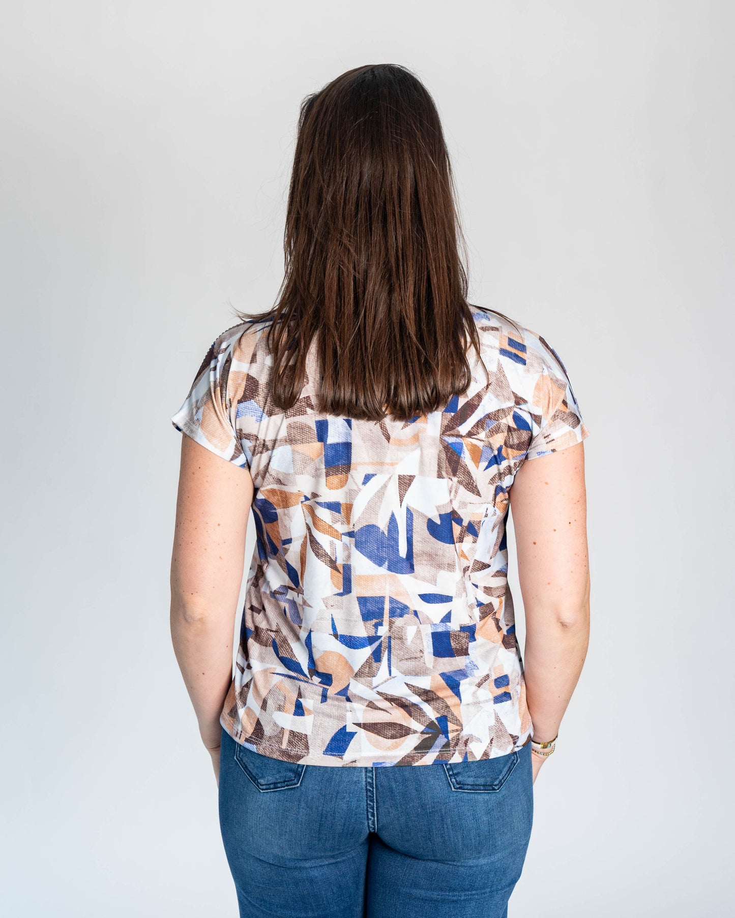 Polera Victoria Hojas Tachas Hombros Azul