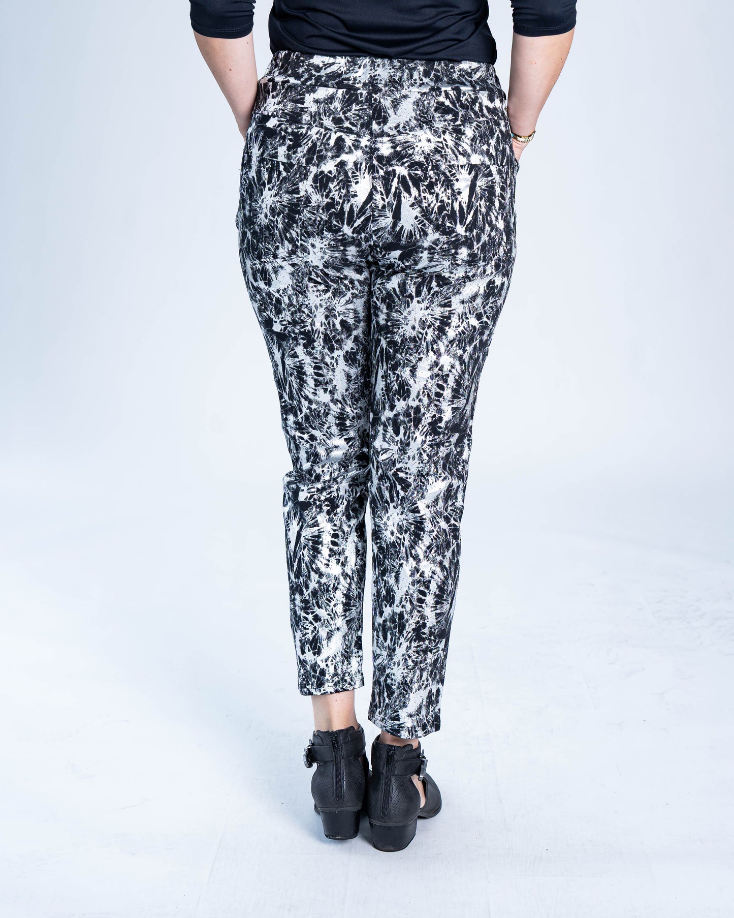Jogger Negro Metalizado Plata