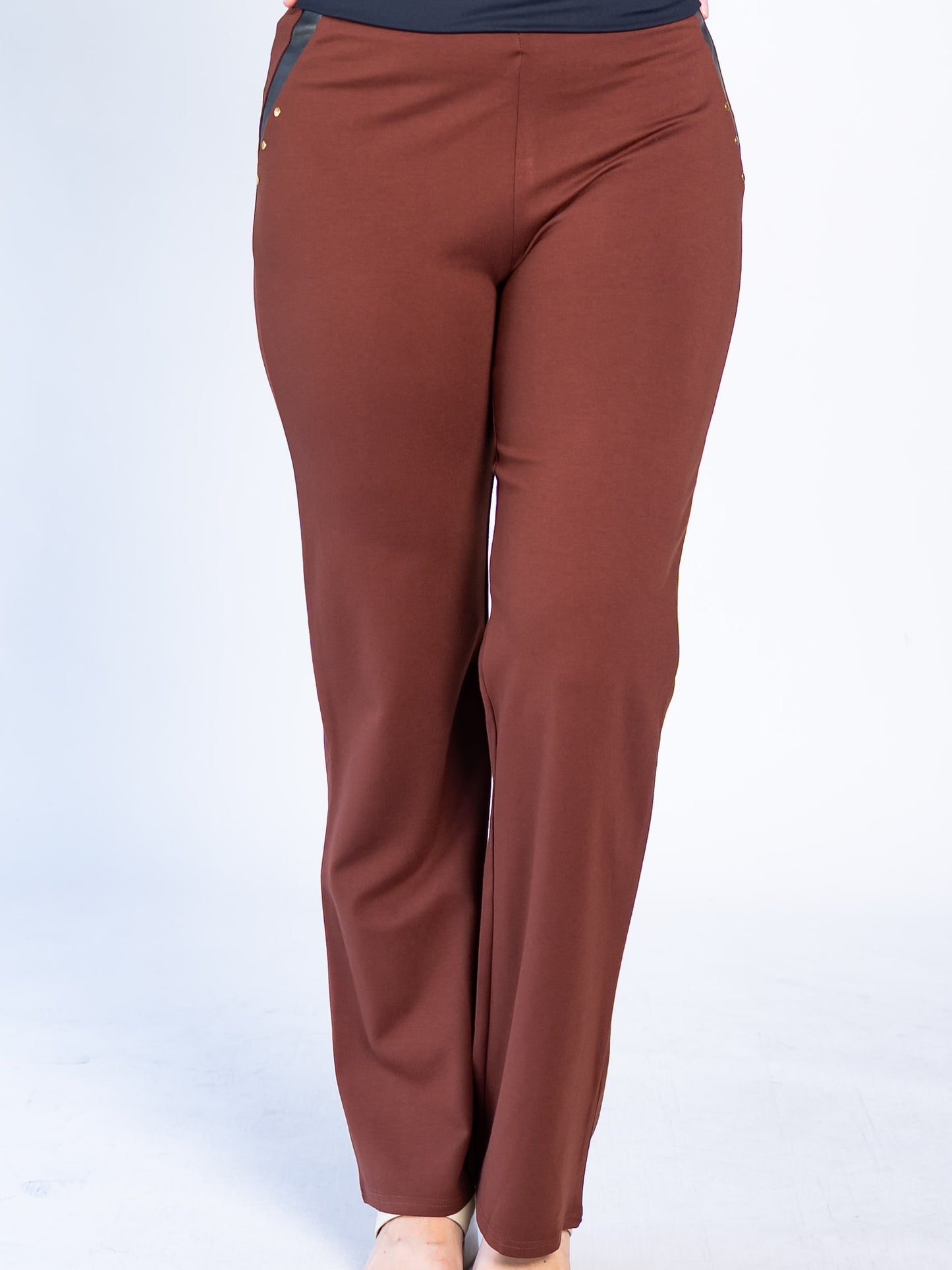 Calza Recta Aplicación Ecocuero Café